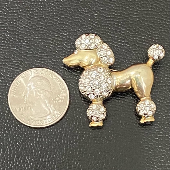 Vintage Unsigned Gold-tone Bling Rhinestones Poodle Dog Figural Brooch 15.6g - Picture 7 of 12